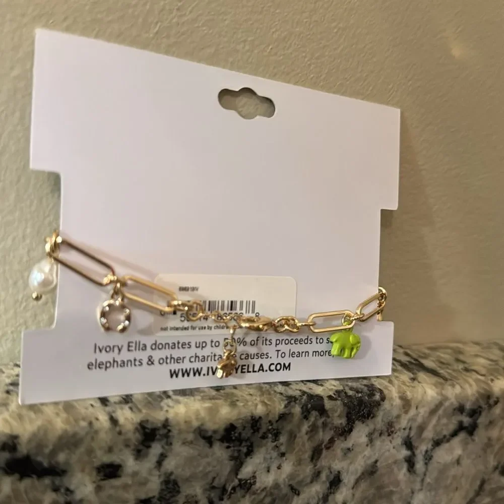 NWT ivory ella gold tone paper clip‎ style charm bracelet